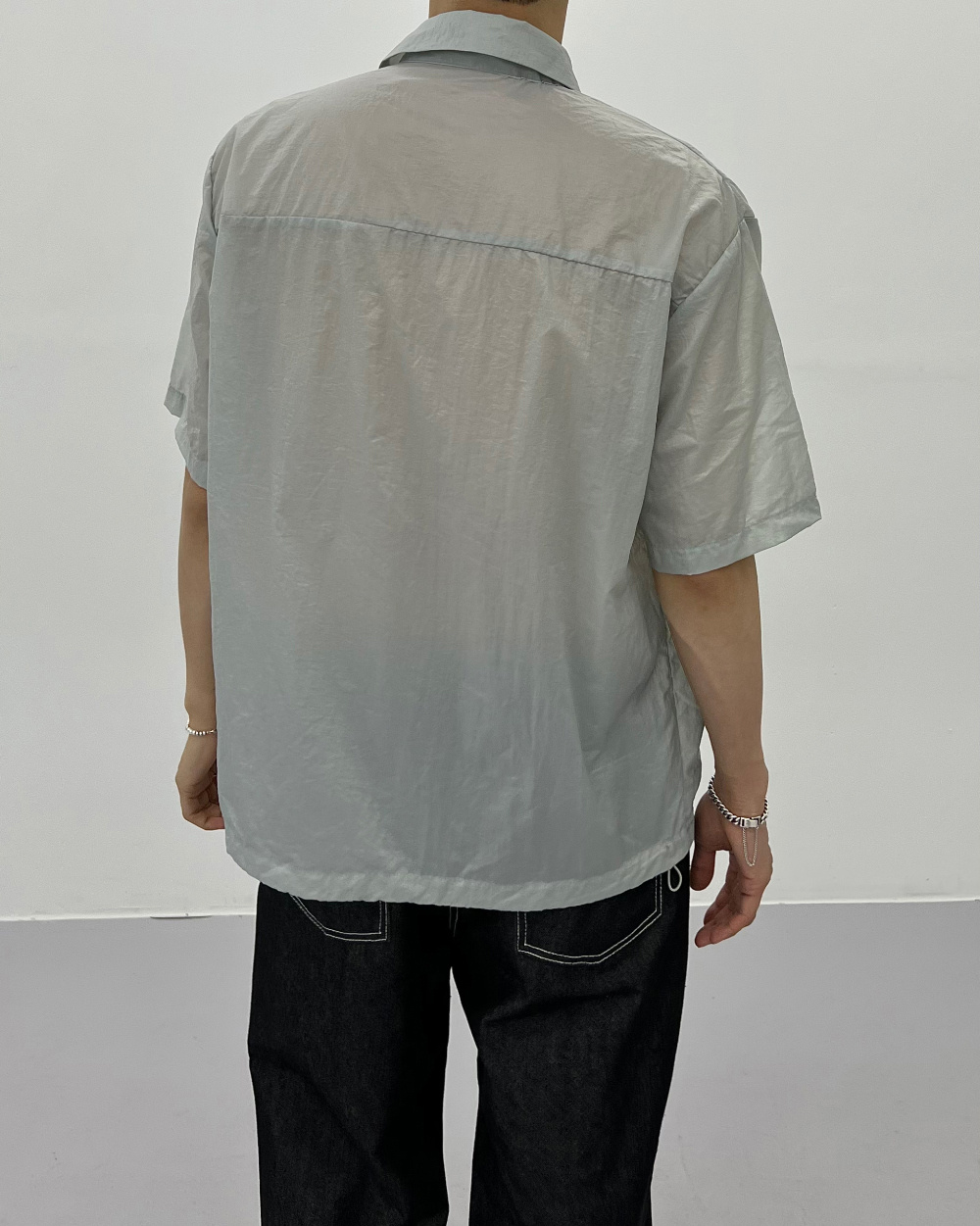 반팔 티셔츠 모델 착용 이미지-S1L73