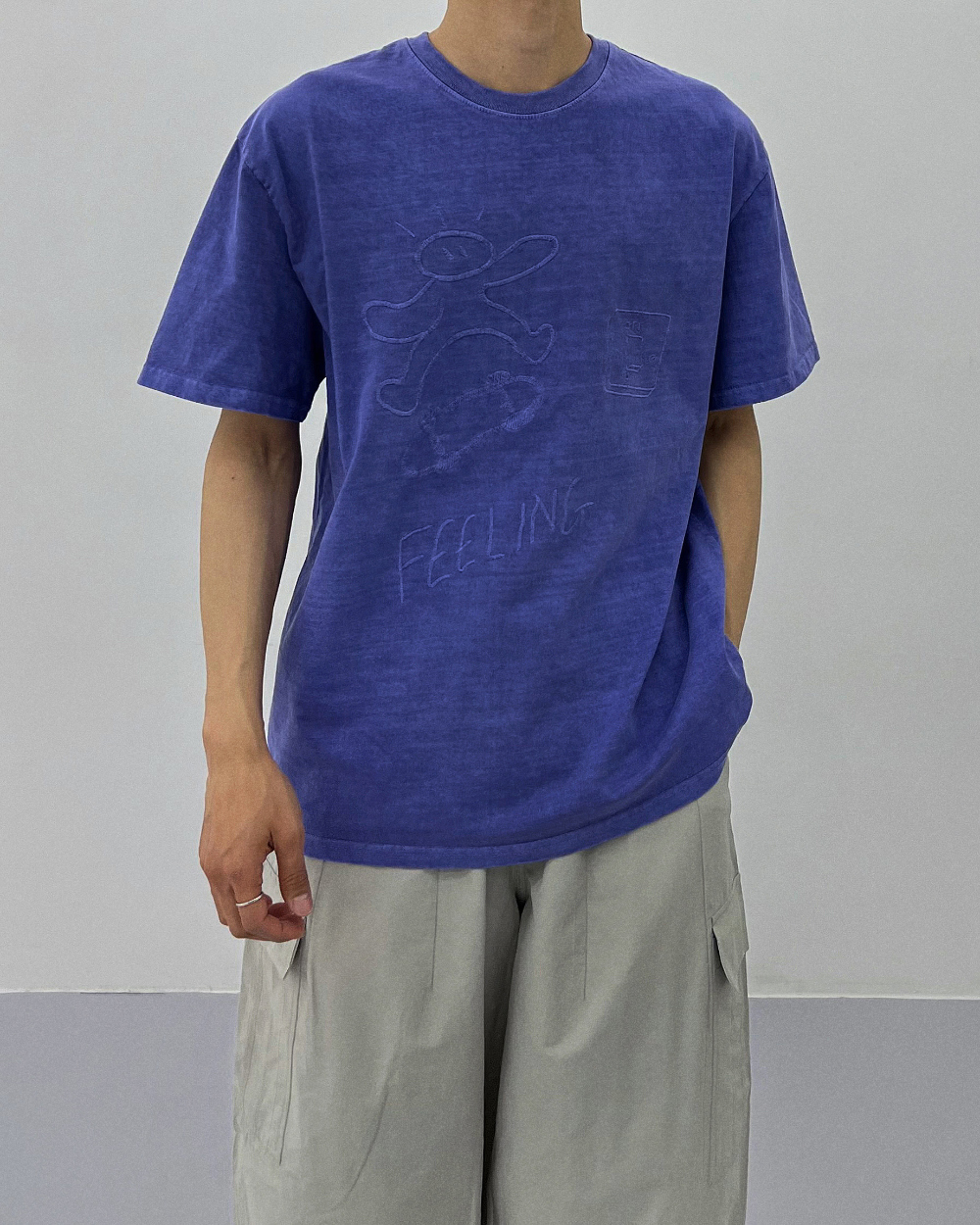 반팔 티셔츠 모델 착용 이미지-S1L68